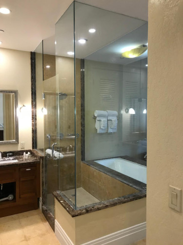 JEWELS 1 Bedroom 1 Bathroom 
