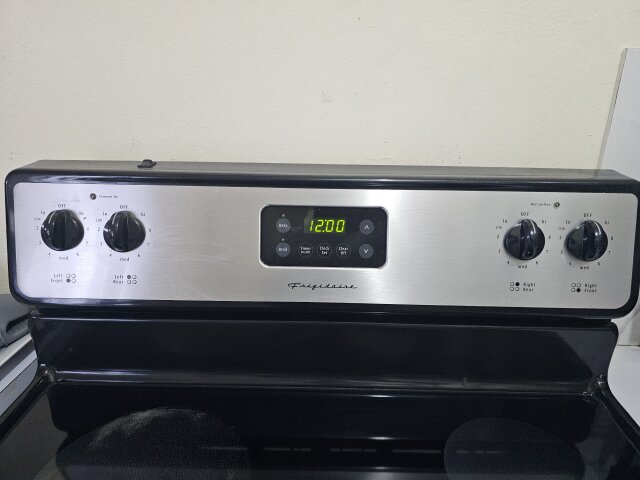 Frigidaire Stove Good Condition