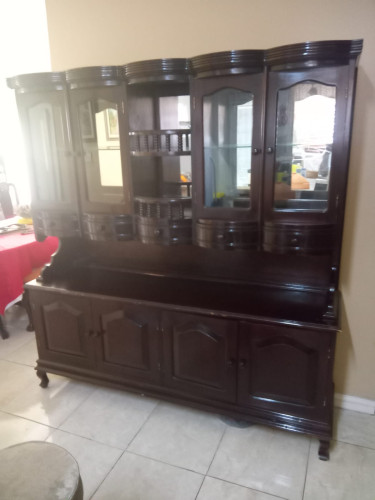 Break Font Tables & Desks Kingston/St Andrew