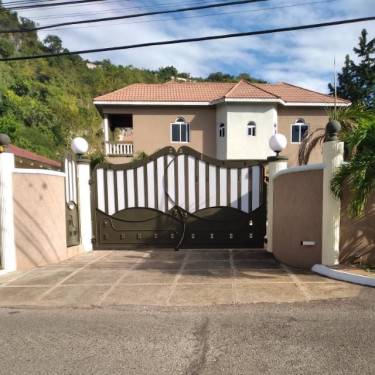 4 Bedroom 4 Bathroom Town House Gated Community