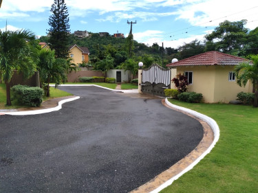 4 Bedroom 4 Bathroom Town House Gated Community