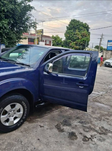 2009 4x4 Nissan Navara (6 Speed Gear Box)