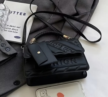 Stylish Black Quilted Handbag | Adjustable Strap,  Handbags & Purses Falmouth