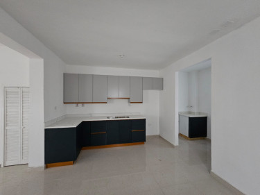 2 Bedrooms 2.5 Baths Townhouse - Mewton Cove  Townhouses Mewton Avenue
