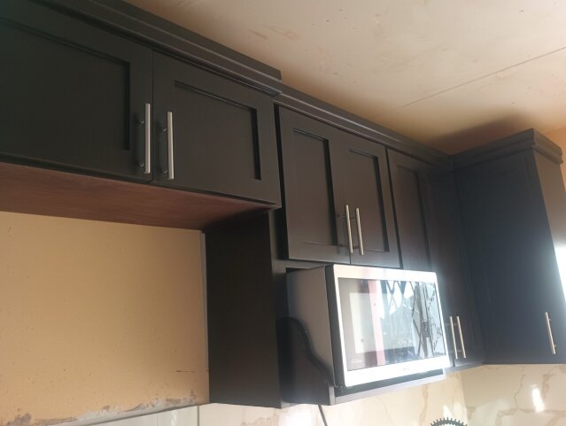 Modern Kitchen Units With Shaker Panel Doors