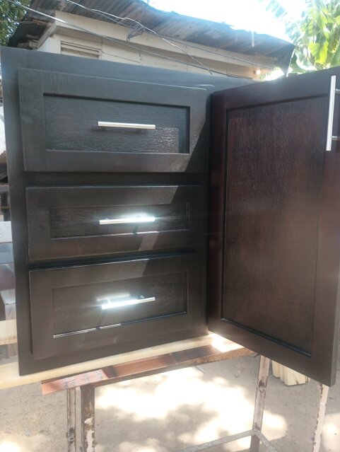 Modern Kitchen Units With Shaker Panel Doors
