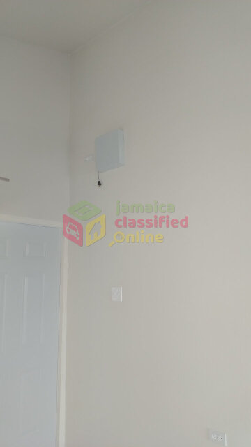 2 Bedroom 1 Bath With Living Room & Kitchen