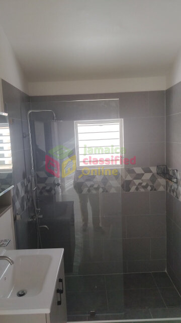 2 Bedroom 1 Bath With Living Room & Kitchen