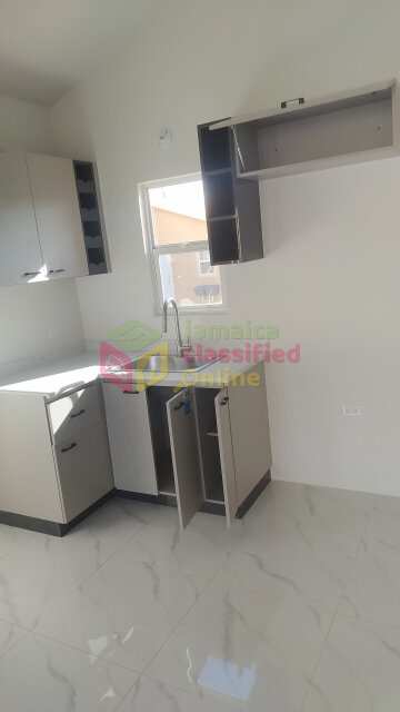 2 Bedroom 1 Bath With Living Room & Kitchen