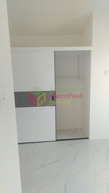 2 Bedroom 1 Bath With Living Room & Kitchen