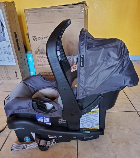 NEW Baby Trend EZ-Lift Infant Car Seat 4lbs+ Car Safety Seats Greendale, Spanish Town