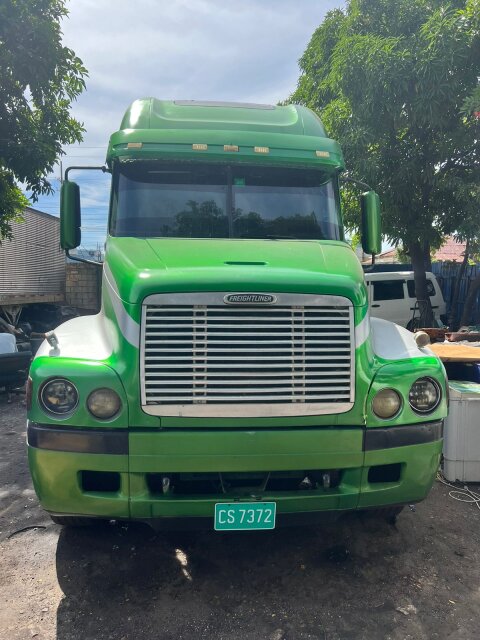 2001 Freightliner Century Class