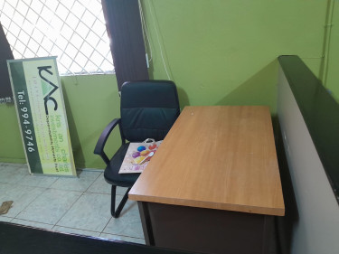 Office Chairs And Desks