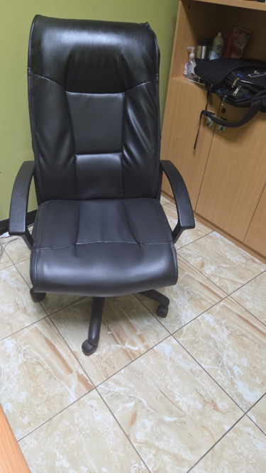 Office Chairs And Desks