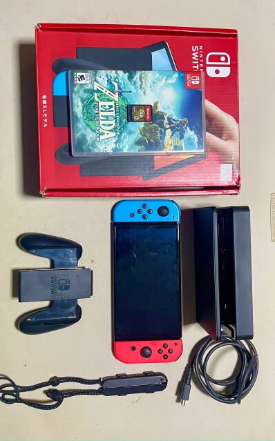 Nintendo Switch OLED + Zelda: Tears Of The Kingdom Consoles May Pen