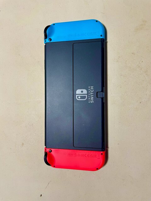 Nintendo Switch OLED + Zelda: Tears Of The Kingdom