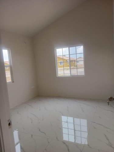 '2 Bedrooms 1 Bath House in Phoenix Park'