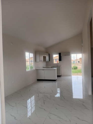 '2 Bedrooms 1 Bath House in Phoenix Park'