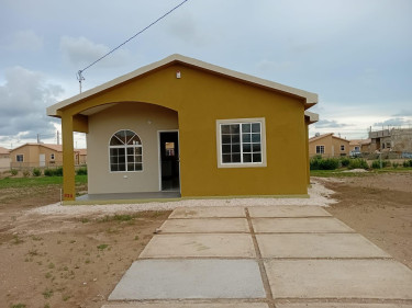 '2 Bedrooms 1 Bath House in Phoenix Park' Houses Portmore 
