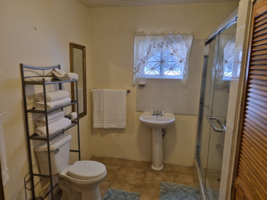 Private 1-Bedroom Apartment