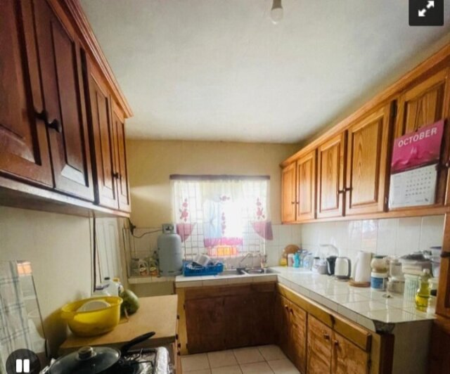 6 Bedroom House, 2 Floor