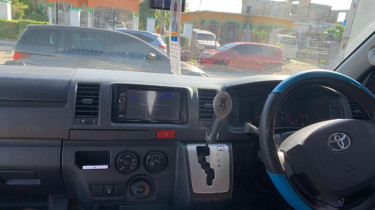 Toyota Hiace 