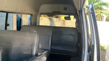 Toyota Hiace 