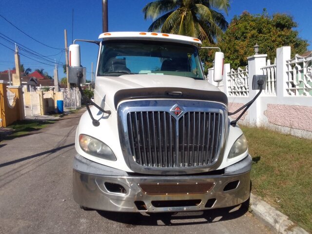 2009 International ProStar Tractor Trailer Head