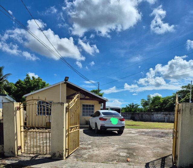 2 Bedrooms 1 Bathroom Houses White Water Meadows