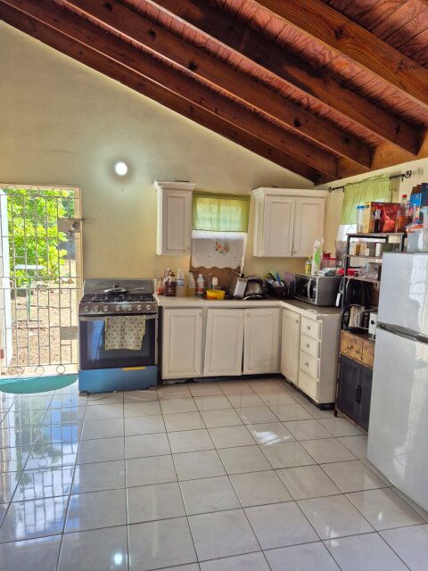 2 Bedrooms 1 Bathroom