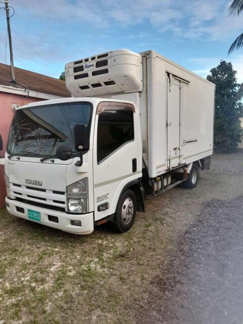 2012 Isuzu Elf
