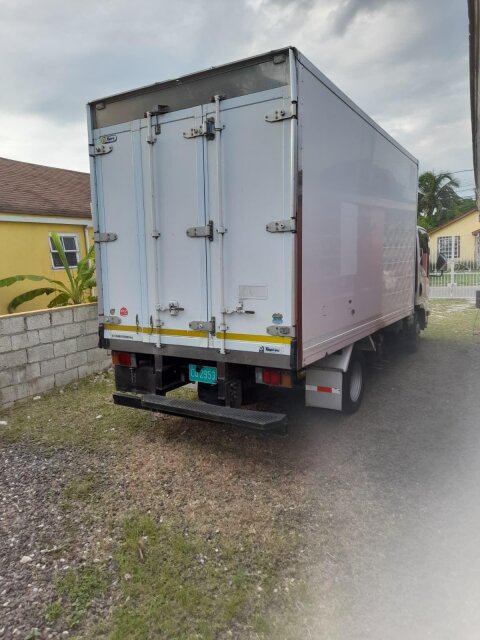 2012 Isuzu Elf
