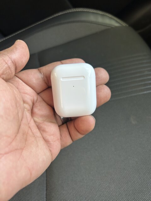 Apple AirPods 2nd Gen (Like New)