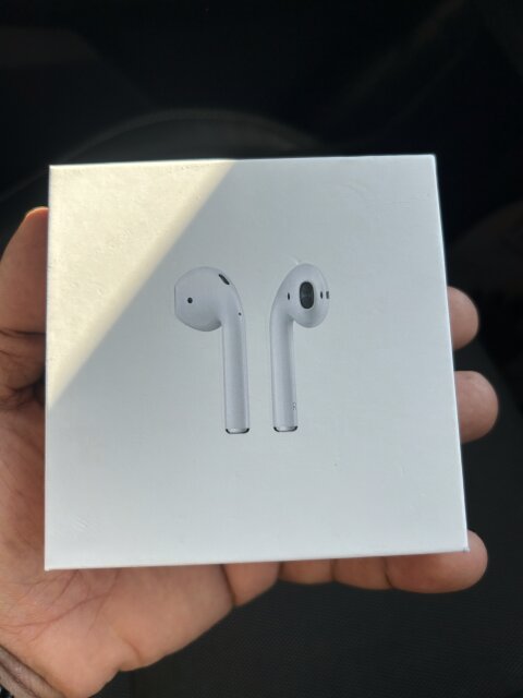 Apple AirPods 2nd Gen (Like New) Phone Accessories Liguanea