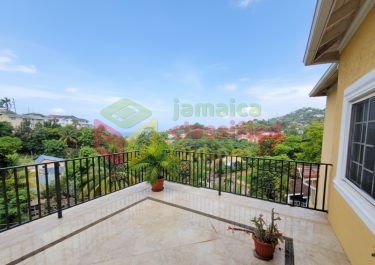 3 Bedrooms Penthouse Apartment With Pool