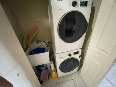1 Bedroom 1 Bath Top Floor Apartment For Sale
