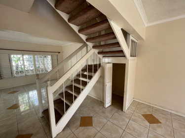 3 Bedroom Town House 