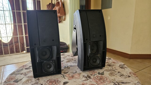 4 Bose Speakers | High Quantity