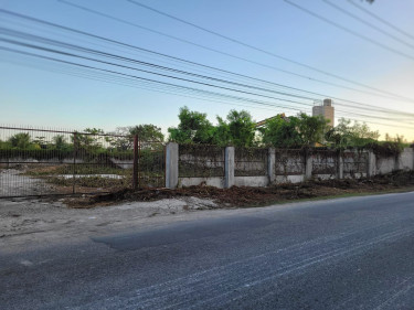 Large ¾ Acre Property With Endless Potential