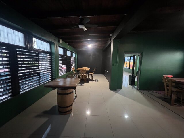 Entire Top Floor 2700sqft