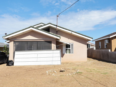 3 BEDROOMS 3 BATHROOMS FOR SALE Houses STONEBROOK MANOR