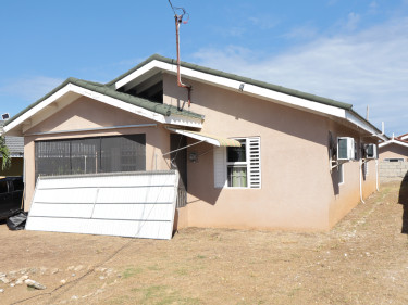 3 BEDROOMS 3 BATHROOMS FOR SALE