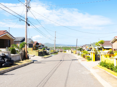 3 BEDROOMS 3 BATHROOMS FOR SALE