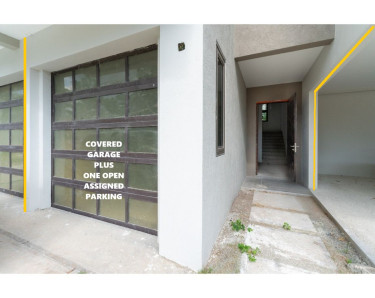 3 Bedrooms Multi-level Apartment With 3.5 Baths