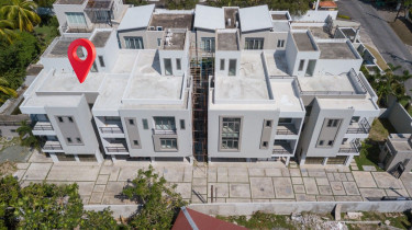 3 Bedrooms Multi-level Apartment With 3.5 Baths