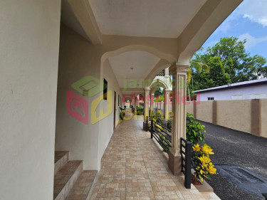 1 Bedroom 1 Bath Apartment In Bog Walk