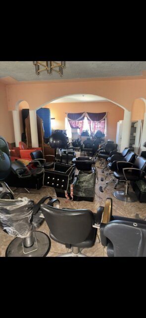 Pedicure Chairs    7 Of Them In Total