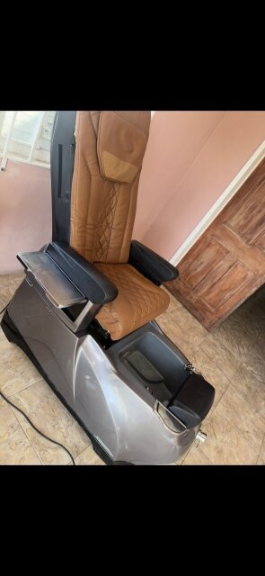 Pedicure Chairs    7 Of Them In Total Chairs Mountains View Lane Westgate Hills