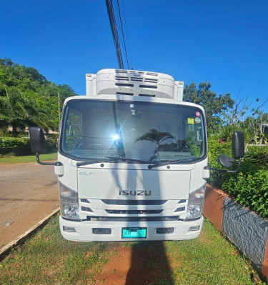 2017 Isuzu Elf 
