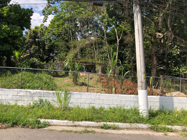 0.6 Acres 